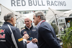 Franz Tost, Scuderia Toro Rosso director del equipo con Dr Helmut Marko, Red Bull Motorsport Consul