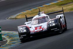 #2 Porsche Team Porsche 919 Hybrid: Timo Bernhard, Earl Bamber, Brendon Hartley