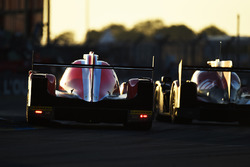 #25 CEFC Manor Oreca 07 Gibson: Roberto Gonzalez, Simon Trummer, Vitaly Petrov