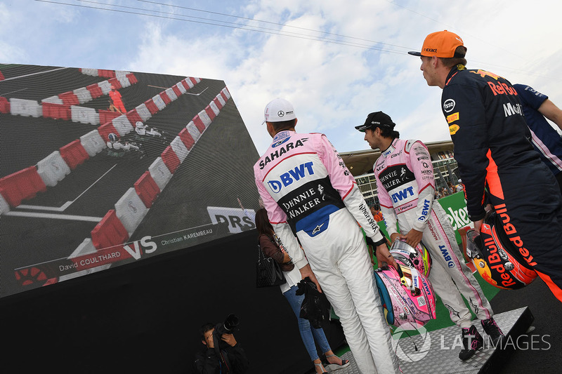 Max Verstappen, Red Bull Racing, Sergio Perez, Sahara Force India and Esteban Ocon, Sahara Force India F1 watch the screen