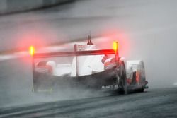 #2 Porsche Team Porsche 919 Hybrid: Timo Bernhard, Earl Bamber, Brendon Hartley