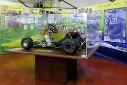 Lo stand della mostra fotografica “Angelo Parrilla racconta Ayrton”