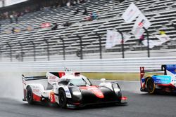 #8 Toyota Gazoo Racing Toyota TS050 Hybrid: Anthony Davidson, Sébastien Buemi, Kazuki Nakajima