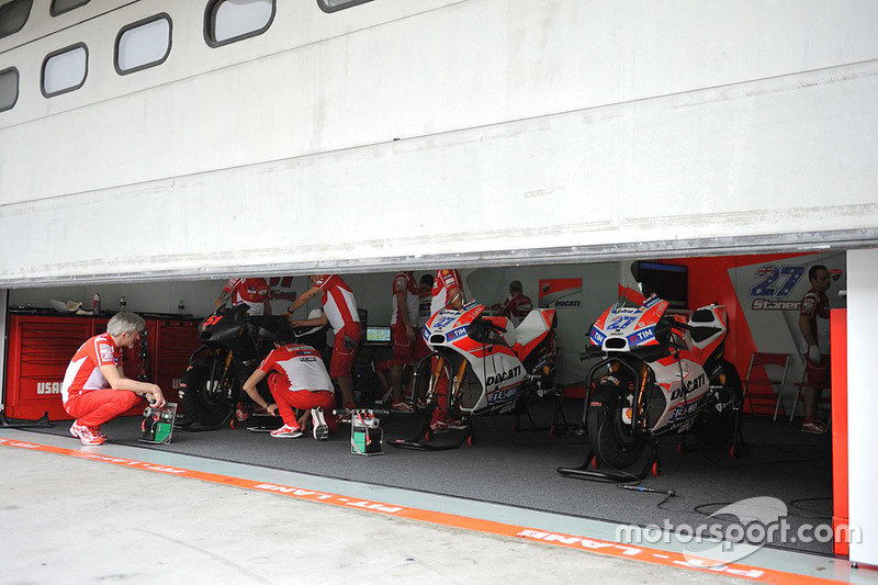 Box del equipo Ducati