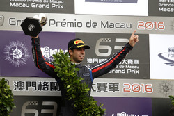 Podium: Race winner António Felix da Costa, Carlin Dallara Volkswagen