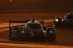 #1 Porsche Team Porsche 919 Hybrid: Timo Bernhard, Mark Webber, Brendon Hartley