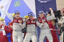 Podio LMP1: vincitori della gara #8 Audi Sport Team Joest Audi R18: Lucas di Grassi, Loic Duval, Oli