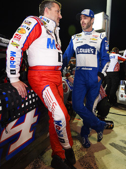 Tony Stewart, Stewart-Haas Racing, Jimmie Johnson, Hendrick Motorsports Chevrolet