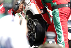 The car of Tiago Monteiro, Honda Racing Team JAS, Honda Civic WTCC après son accident