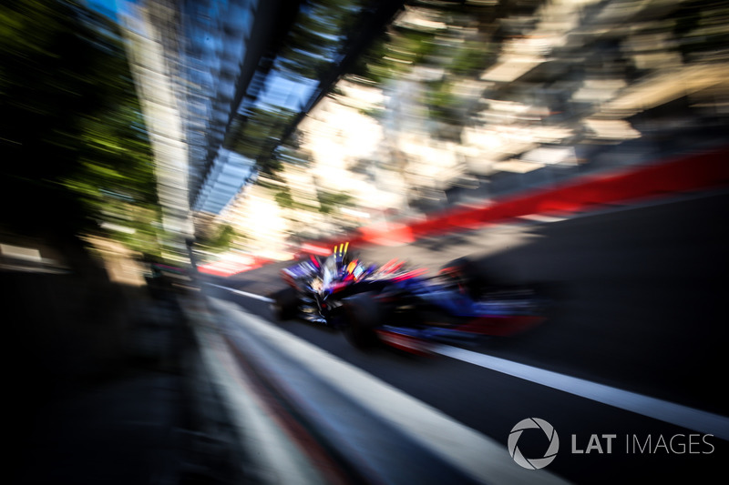 Carlos Sainz Jr., Scuderia Toro Rosso STR12