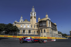 Карлос Сайнс-мл., Scuderia Toro Rosso STR12