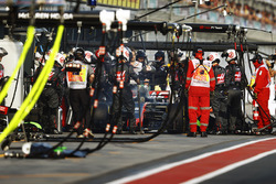 Romain Grosjean, Haas F1 Team VF-17, retires from the race in the pits