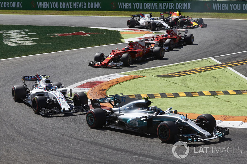 Valtteri Bottas, Mercedes AMG F1 W08, Lance Stroll, Williams FW40, Kimi Raikkonen, Ferrari SF70H, Se