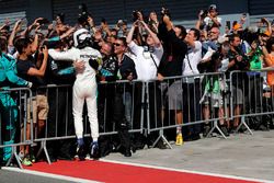 Valtteri Bottas, Mercedes AMG F1, im Parc Ferme