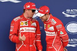 Kimi Raikkonen, Ferrari e Sebastian Vettel, Ferrari festeggiano nel parco chiuso