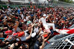 Lance Stroll, Williams, celebrates his first points, fans