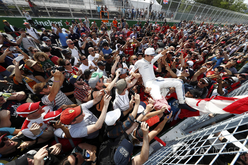 Lance Stroll, Williams, celebra sus primeros puntos con fanáticos