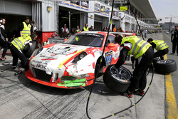 Pit stop #2 Black Falcon Mercedes AMG GT3: Khaled Al Qubaisi, Jeroen Bleekemolen, Patrick Assenheimer, Manuel Metzger