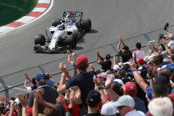 Lance Stroll, Williams FW40 and fans