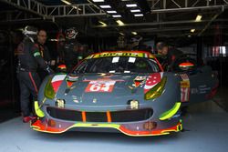 #61 Clearwater Racing Ferrari 488 GTE: Mok Weng Sun, Matt Griffin, Keita Sawa