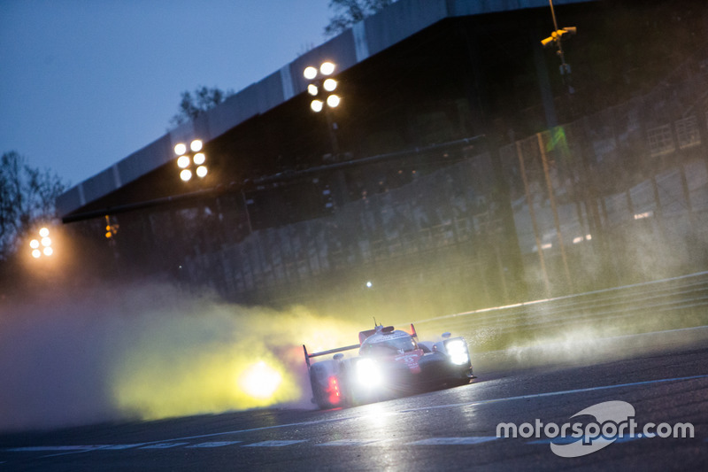 #8 Toyota Gazoo Racing Toyota TS050 Hybrid: Anthony Davidson, Nicolas Lapierre, Kazuki Nakajima