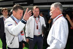 Dmitry Kozak, Vize-Premierminister von Rusland; Chase Carey, Formel-1-Chef