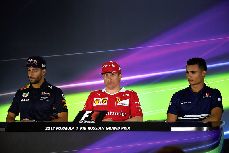 Daniel Ricciardo, Red Bull Racing, Kimi Raikkonen, Ferrari és Pascal Wehrlein, Sauber