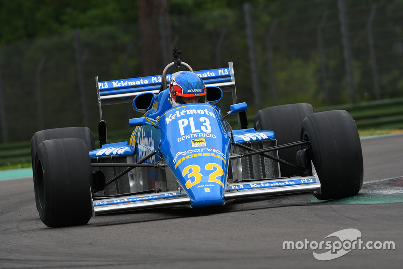 Osella FA1E van Piercarlo Ghinzani