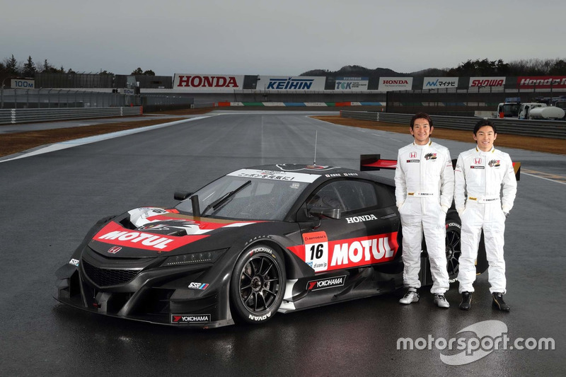 武藤英紀と中嶋大祐(#16 チーム無限 NSX-GT)