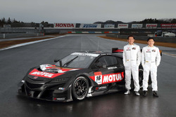 武藤英紀と中嶋大祐(#16 チーム無限 NSX-GT)