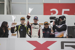 Podyum: Kazanan Elfyn Evans, Ford Fiesta WRC, ikinci Kalle Rovanpera, Ford Fiesta WRC, üçüncü Paolo