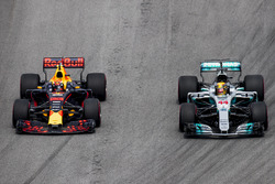 Lewis Hamilton, Mercedes AMG F1 W08, Max Verstappen, Red Bull Racing RB13, battle for the lead