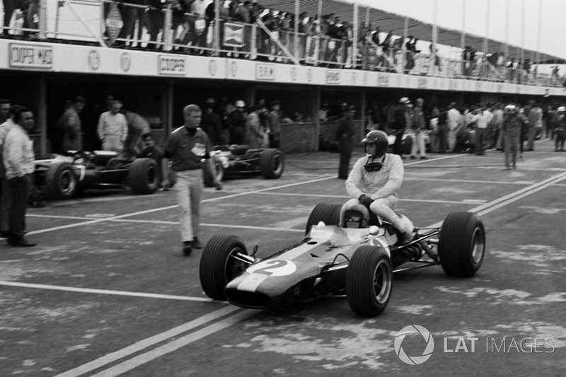Meksiko 1966: Jim Clark (Lotus) menumpang Peter Arundell (Lotus)