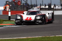 #2 Porsche Team Porsche 919 Hybrid: Timo Bernhard, Earl Bamber, Brendon Hartley