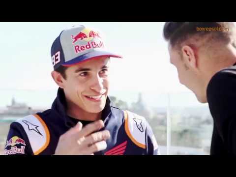 <b>Marc Márquez</b> le enseña su MotoGP a Joaquín - MotoGP Videos