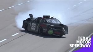 NASCAR Xfinity: Earnhardt ląduje w ścianie na Texas Motor Speedway