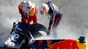 O que a Red Bull fará com motor de Verstappen?