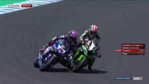WorldSBK Jerez: Rea and Lowes crash