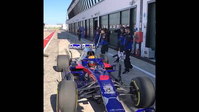 <b>Alex Albon</b> al volante del STR14 - Fórmula 1 Videos