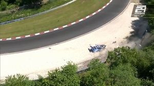 Un grave accidente de Laurens Vanthoor interrumpe la clasificación - 24 Horas Nürburgring de 2025