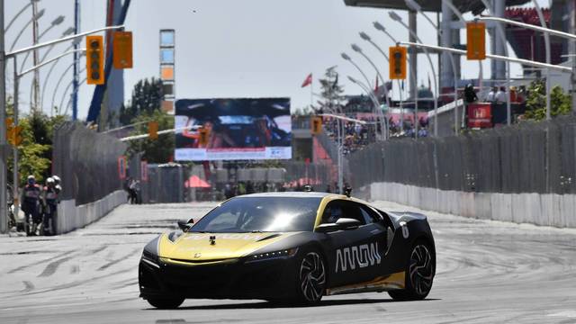 <b>Robert Wickens</b> conduce el Acura NSX - IndyCar Videos