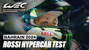 Valentino Rossi i hipersamochód BMW