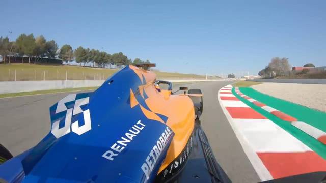 Únete a <b>Carlos Sainz</b> a bordo del McLaren MCL34 - Fórmula 1 Videos