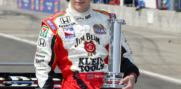 IRL: Wheldon takes pole at Motegi