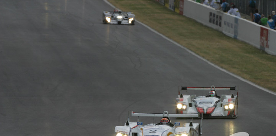 Davies pulls away at front of 24H