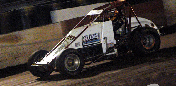 Davis grabs Hawaii Friday night feature