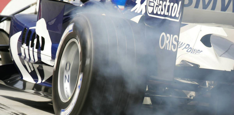 Webber takes over in last Bahrain GP practice