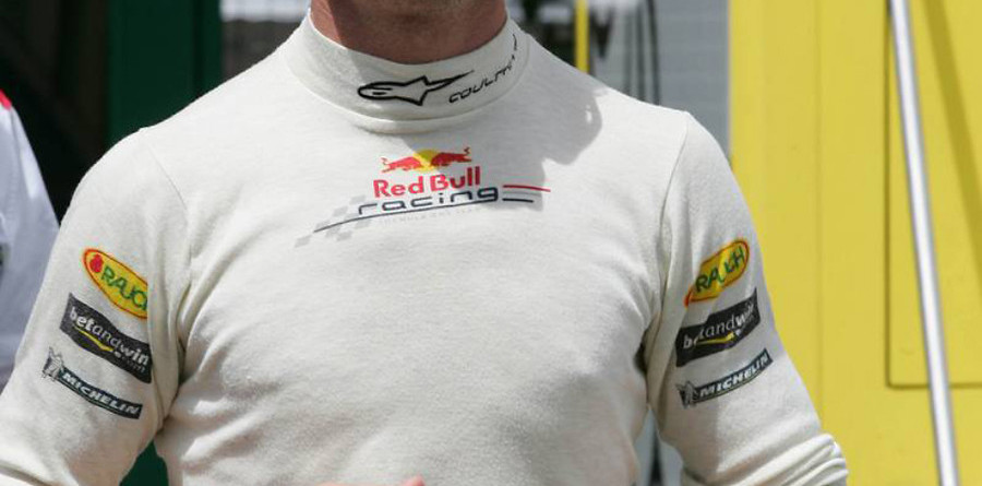 Coulthard to stay with Red Bull for 2006