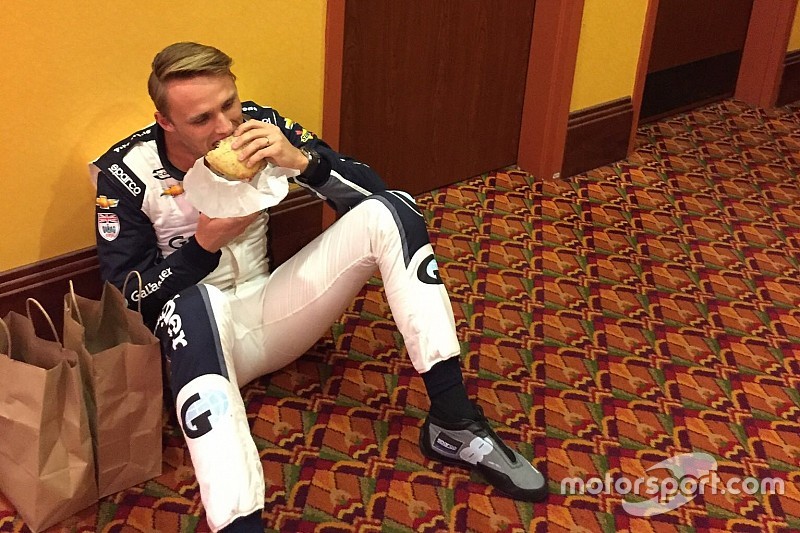 Изнанка гламурного автоспорта: фото Макса Чилтона с тестов IndyCar
