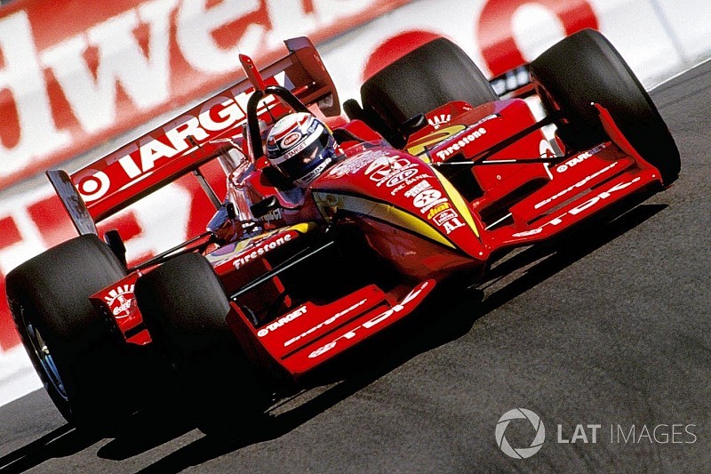Reynard trabaja en los aerokits con los equipos en 2018